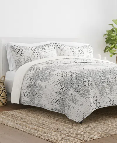 Ienjoy Home Distressed Aztec Reversible 3-pc. Quilt Set, King/california King In Light Gray