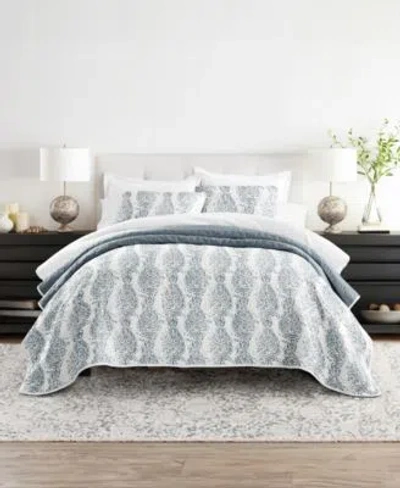 Ienjoy Home Distressed Damask Reversible Lightweight Quilt In Light Gray