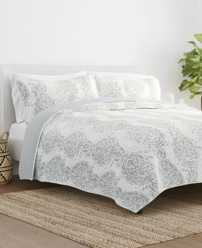 Ienjoy Home Distressed Diamond Reversible 2-pc. Quilt Set, Twin/twin Xl In Light Gray
