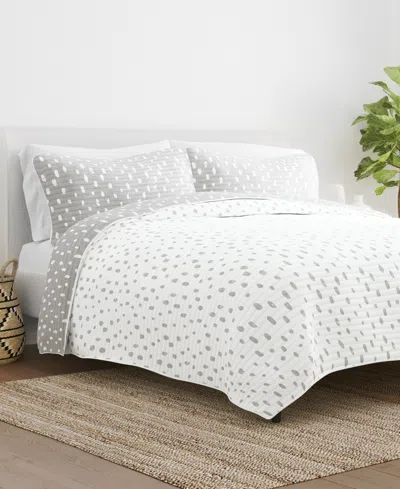 Ienjoy Home Painted Dots Reversible 3-pc. Quilt Set, King/california King In Light Gray