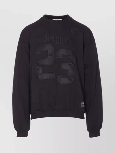 IH NOM UH NIT CREWNECK LONG SLEEVE NUMBER PRINT SWEATSHIRT