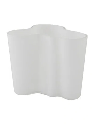 Pre-owned Iittala Alvar Aalto Savoy Vase In White
