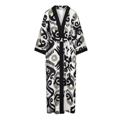Ikatique Women's Black / White Graphit Ikat Kimono In Black/white