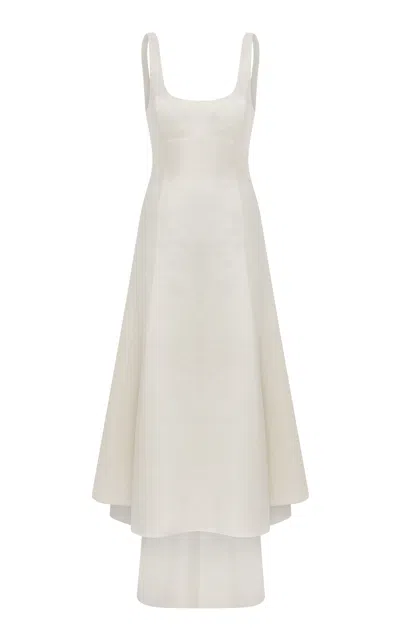 Ila Moda Operandi In White