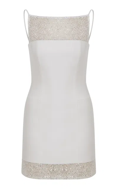 Ila Moda Operandi In White