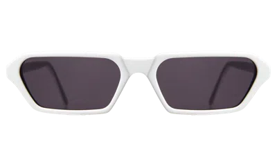 Illesteva Baxter Sunglasses In White / Grey