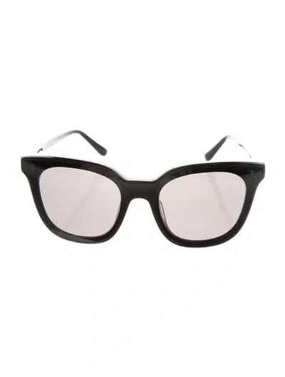 Pre-owned Illesteva Camille Oversize Sunglasses In Black