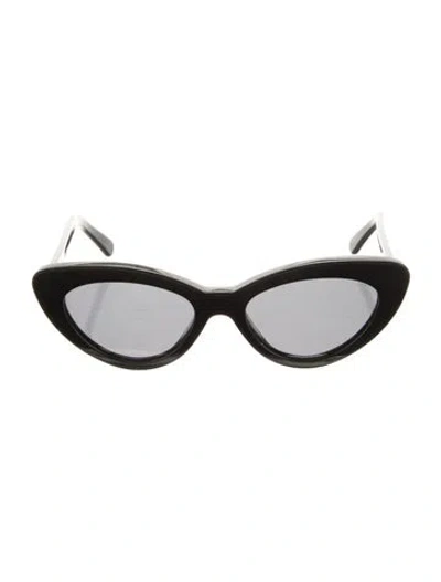 Pre-owned Illesteva Cat-eye Tinted Sunglasses In Black