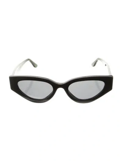Pre-owned Illesteva Cat-eye Tinted Sunglasses In Black