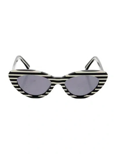 Pre-owned Illesteva Cat-eye Tinted Sunglasses In Black