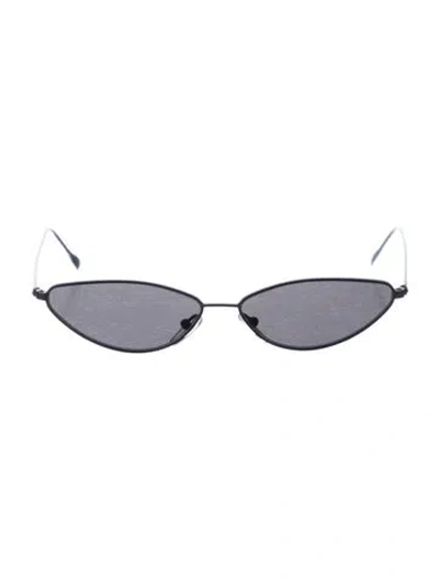 Pre-owned Illesteva Cat-eye Tinted Sunglasses In Black