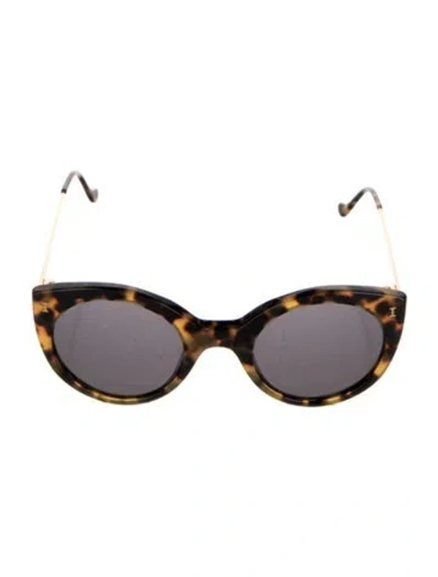 Pre-owned Illesteva Cat-eye Tinted Sunglasses In Brown