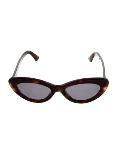Pre-owned Illesteva Cat-eye Tinted Sunglasses In Brown