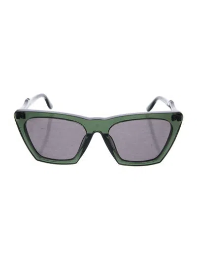 Pre-owned Illesteva Cat-eye Tinted Sunglasses In Green