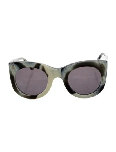 Pre-owned Illesteva Cat-eye Tinted Sunglasses In Neutral