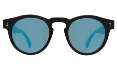 Illesteva Leonard (classic Flex Hinge) Sunglasses In Tuxedo / Sky Blue Flat Mirror