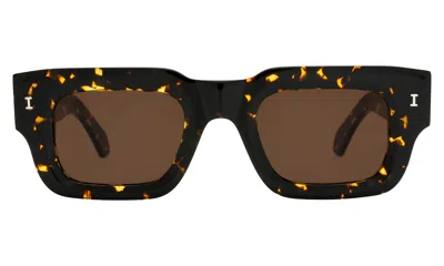 Illesteva Lewis Sunglasses In Flame / Brown Flat