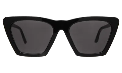 Illesteva Lisbon Sunglasses In Black