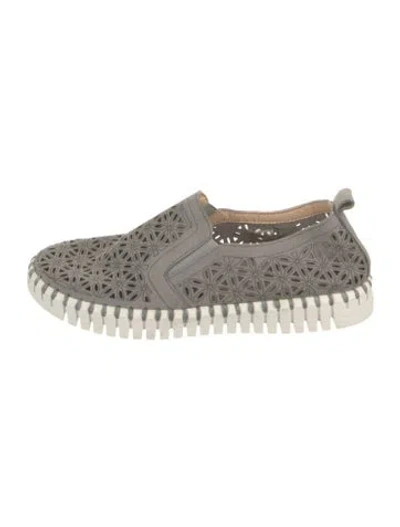 Pre-owned Ilse Jacobsen Leather Lace Pattern Flats In Gray