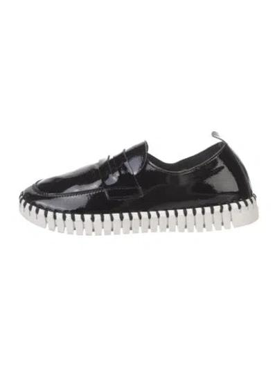 Pre-owned Ilse Jacobsen Patent Leather Loafers In Black