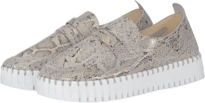 Ilse Jacobsen Women's Tulip Flat In Wheat In Gold