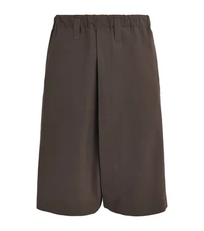 Im Men Wide-leg Chino Shorts In Brown