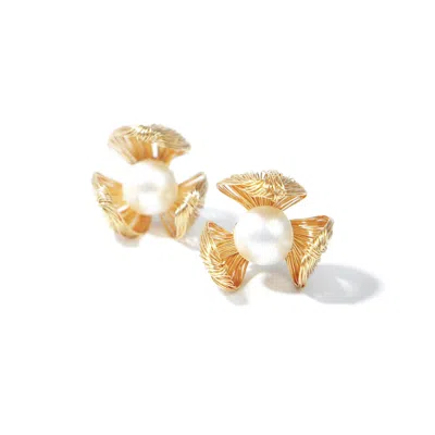 I'mmany London Women's Gold Iris 10mm Freshwater Pearl Studs Earrings