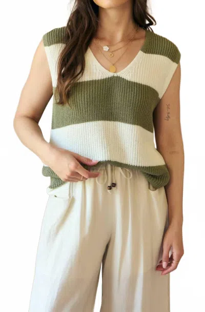 In February King's Glory Sleeveless Sweater Vest In Off White In Multi