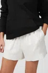 In The Mood For Love Cash Shorts In White In White