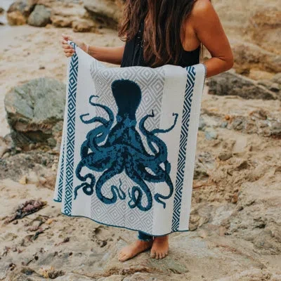 In2green In 2 Green Deep Sea Creature Knit Throw In Blue