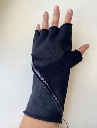 Pre-owned Incarnation Nwt $420 F/w14 Spiral Zip Gloves In Black
