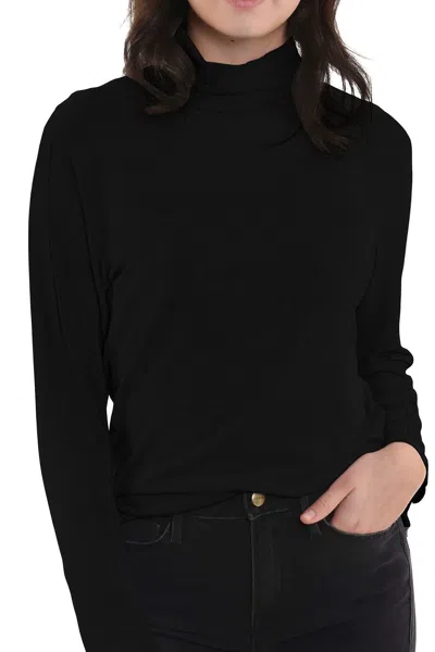 Incashmere Fine Knit Long Sleeve Turtleneck In Black