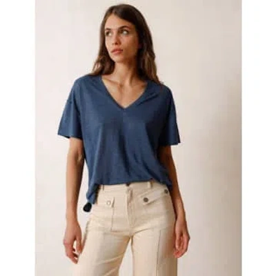 Indi And Cold Basic V Neck Tshirt In Blue