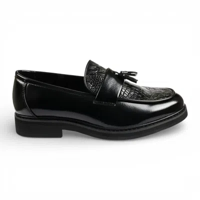 Infinity Leather Mens Faux Leather Black Tassel Lug Sole Textured Loafers Shoes