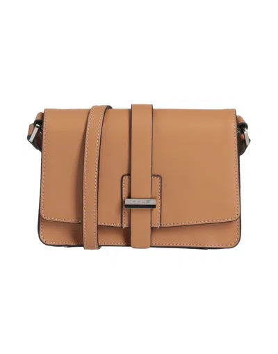 Innue' Handbags In Camel