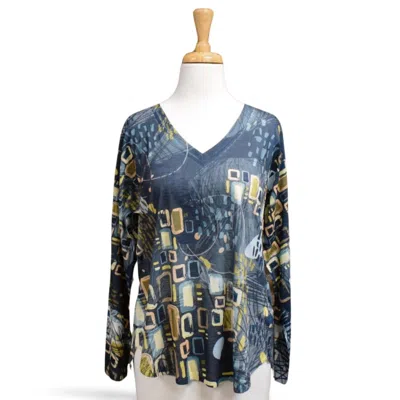 Inoah Women's Drizzly V-neck Top In Black In Blue