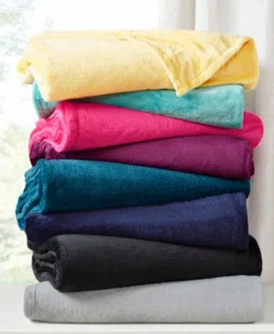 Intelligent Design Microlight Oversized Plush Blankets In Yellow