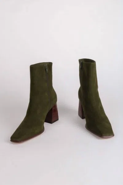 Intentionally Blank Defacto Boots In Green