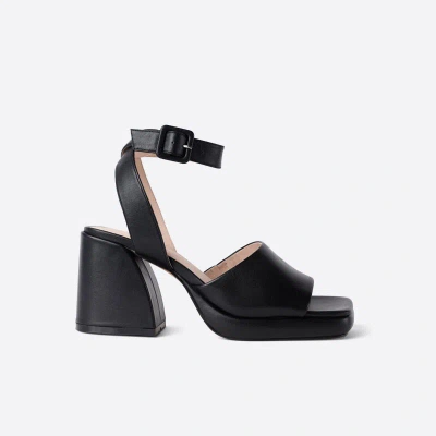 Intentionally Blank Desi Platform Heel In Black