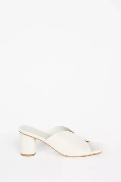 INTENTIONALLY BLANK KAMIKA HEELS