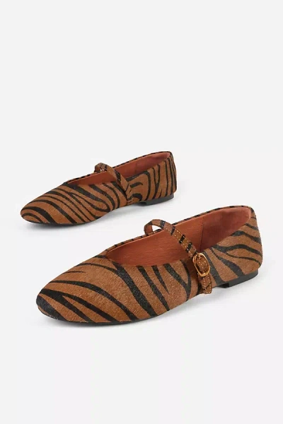 Intentionally Blank Larisa Mary Jane Flats In Brown