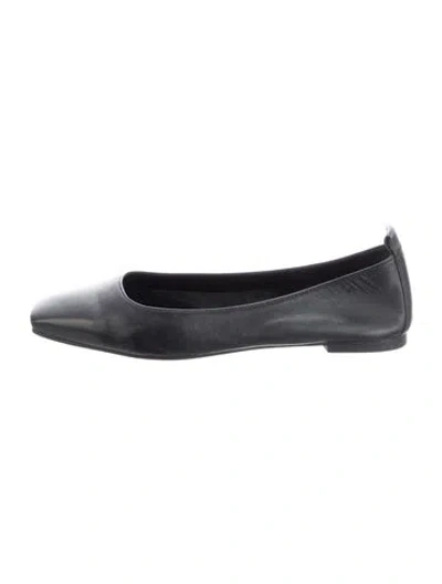 Pre-owned Intentionally Blank Leather Flats In Black