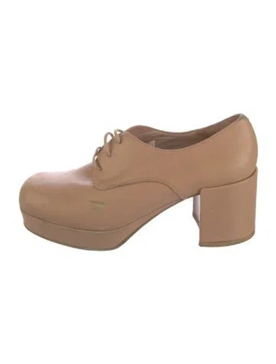 Pre-owned Intentionally Blank Leather Pumps In Neutral