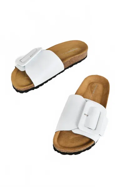 Intentionally Blank Women's Clarice Sandal In White