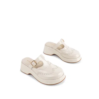 Intentionally Blank Women's Everclear Slip On Mule-white