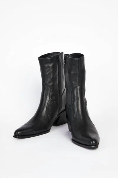 Intentionally Blank Women's Mattie Heeled Boot In Black