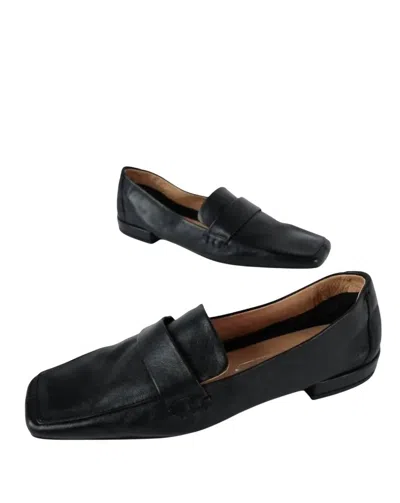 Intentionally Blank Women's Pinky Loafer In Black