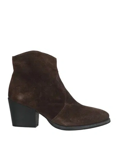 Interno 1 Woman Ankle Boots Dark Brown Size 7.5 Leather