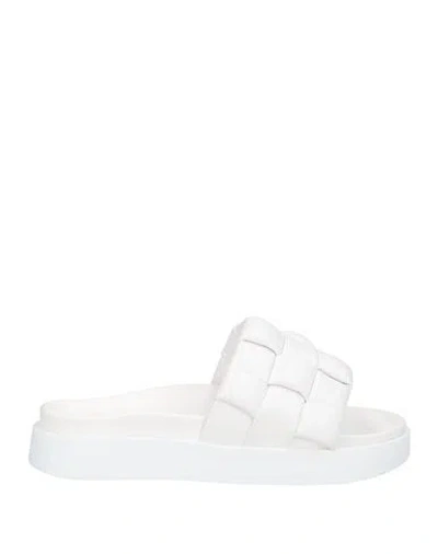 Inuikii Woman Sandals White Size 6 Leather