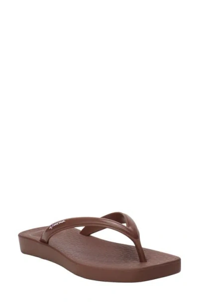 Ipanema Pluma Flip Flop In Brown